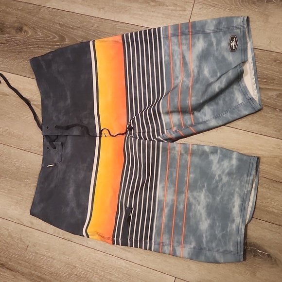 Oneill Shorts - Picture 1 of 6